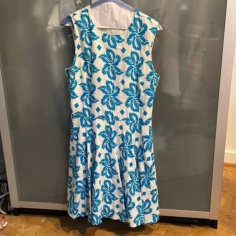 Diane von Furstenberg Blue and white floral dress, size 8